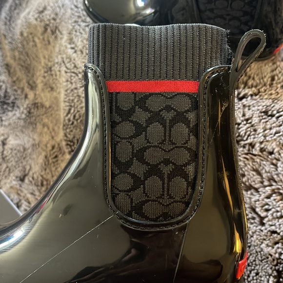 Never been worn , still in wrapping/box Coach rain boots - Picture 11 of 17